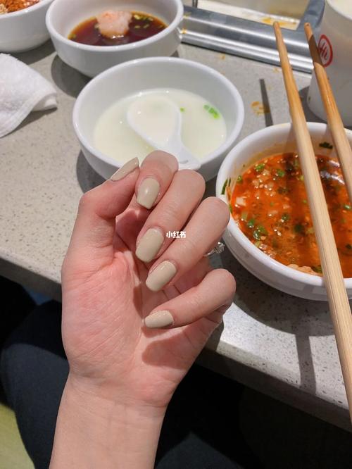 海底捞美甲9710号色_美甲_海底捞怎么样_纯色_奶茶色_海底捞美甲_美