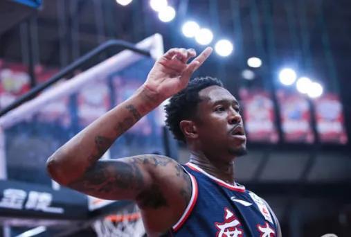 等你回归马尚布鲁克斯社媒晒照虎年