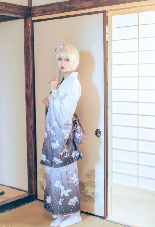 穹妹和服小白袜