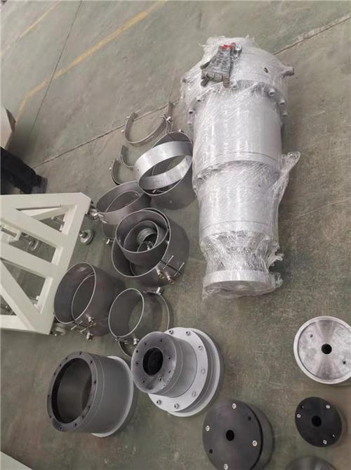 挤出机-祥浩捷塑料模具