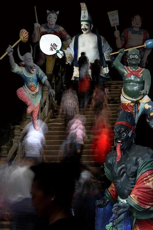 锁恶拿  作品描述: 采取多次暴光组合而成  拍摄地点: 丰都鬼城  拍摄