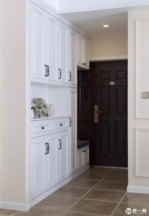 换鞋凳式鞋柜与可移动换鞋凳如何选择呢?二者区别在哪里?