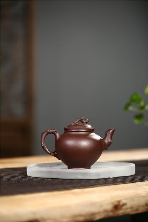 冯小俊紫砂壶作品 原矿紫泥松枝报春壶 230cc 国家级