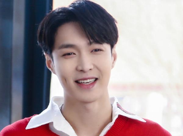 张艺兴肖战互关,张艺兴个人简介也发生变化,粉丝纷纷喊话王一博