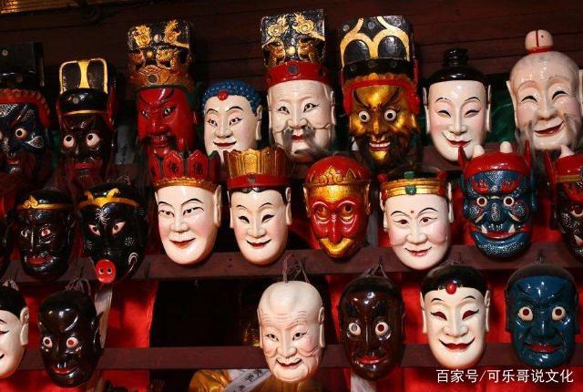 富有神秘色彩的傩戏,以戴面具为表演特征