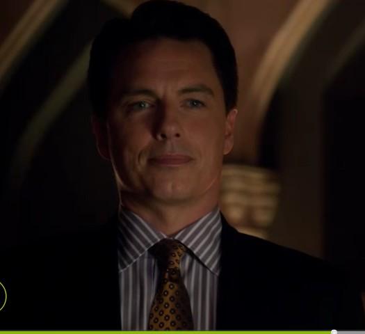 美剧绿箭侠看到第7集了,忘了这个人是谁了.他是干嘛