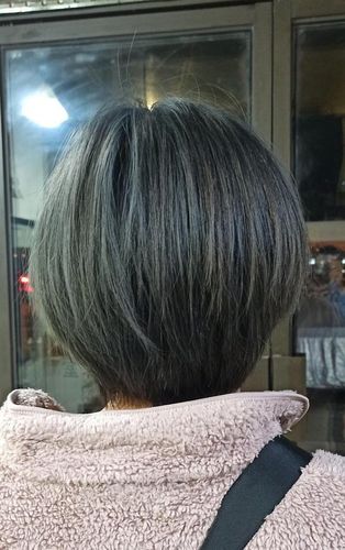 短发适合染什么颜色