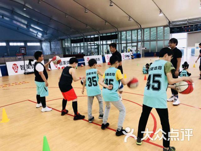 青浦鸿戴青少年篮球培训班