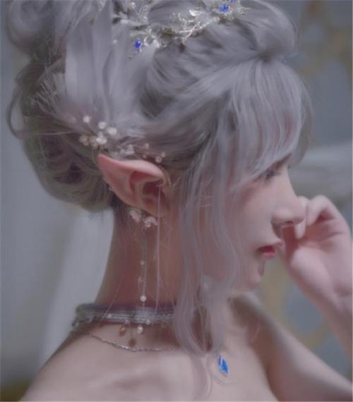 本以为腐团儿是二次元一姐,看见魔王cos的海琴烟后,网友:这才叫专业!