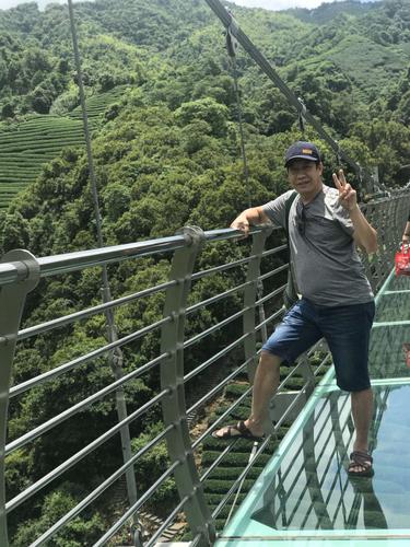 2020年8月16日我们大家庭一起游觅昭平南山茶海玻璃桥