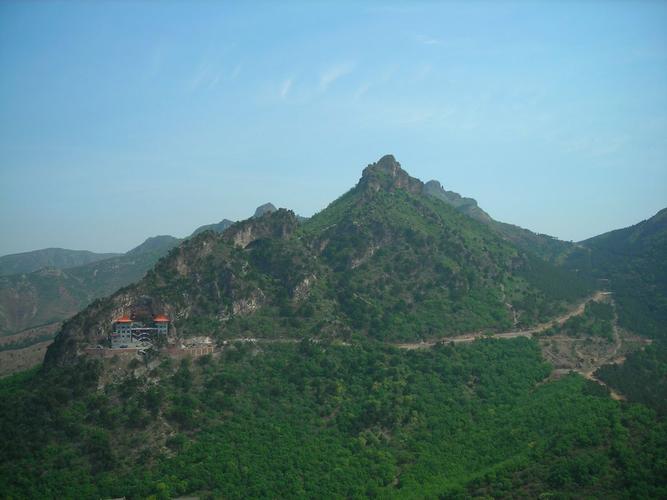 主题: 天涯户外再登龙凤山,龙回首上空队旗飘