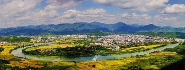 1. 苏桥镇:炮龙灯会 时间:3月16日 地点:永福大埠村 2.