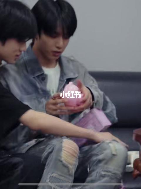 刘耀文同款_刘耀文_娱乐_明星娱乐资讯