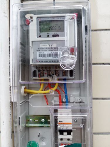 都说如今的电表太灵敏,手机充电都会引起电表的转动,煮一次饭需要六七