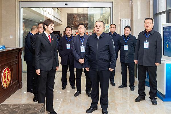 大力弘扬宪法精神 树立法治政府意识