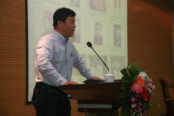 北京大学历史系教授辛德勇发言