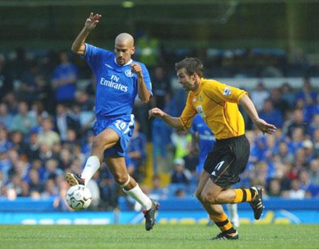 图文-[英超]切尔西2-2布莱克本 贝隆带球迅捷突破