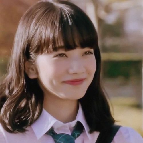 小松菜奈头像,不是夺目的美但极具攻略性