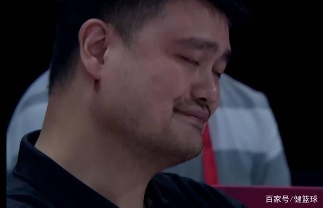 姚明新表情包诞生,周琦和李楠教练要