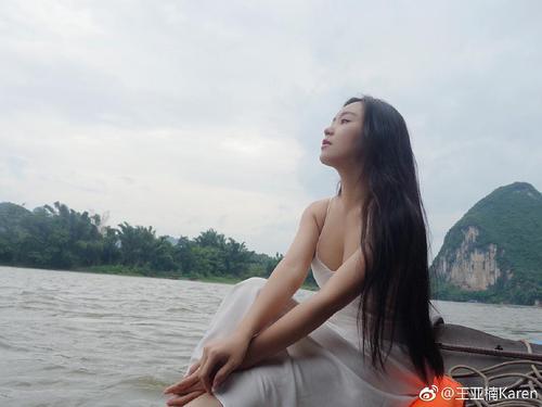 《 长发女王亚楠夏末猛照 !wow !》