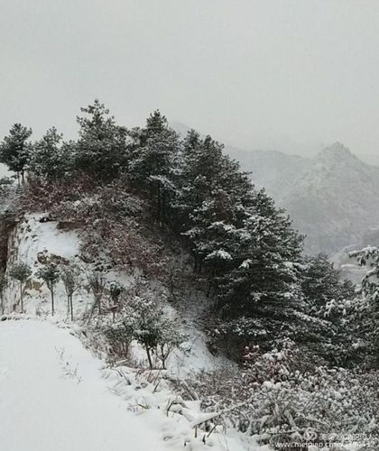 白云山雪景
