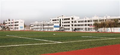 响水:再穷不能穷教育 攻坚克难促均衡