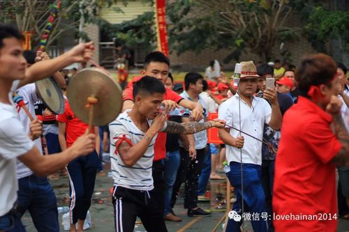 零距离拍摄海南定安军坡,穿仗…(多图)