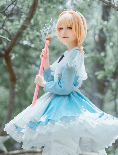 广州漫展上热搜,网红"小尤奈"走红,二次元圈再次引热议