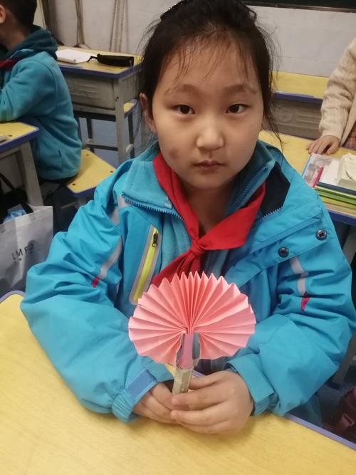 心灵手巧,能说会道——进校附小二年级五班:口语交际及写话《做手工》