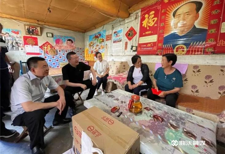 潘海燕在曲沃县走访慰问老党员并开展党支部联系点工作
