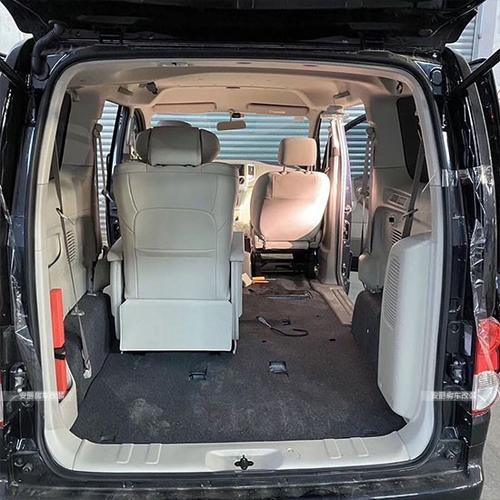 郑州日产尼桑nv200改装航空座椅内饰