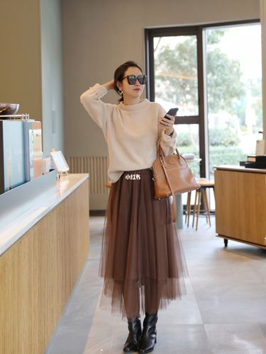 搭_梨形身材_冬天去哪玩_骑士靴_ootd_爱马仕怎么样_裙子_星巴克怎么
