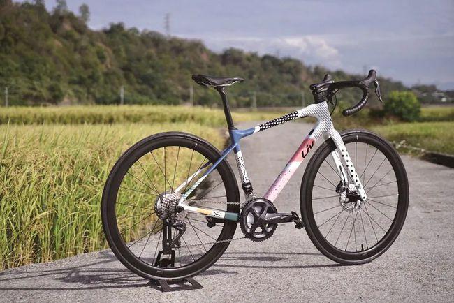 liv打造魅liv四色特仕车人车一体浑然天成