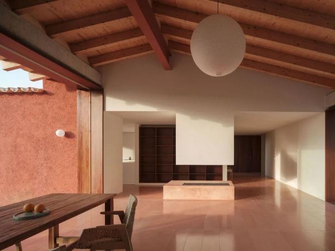 这套541㎡的单层别墅,是旷野里的一块绿洲