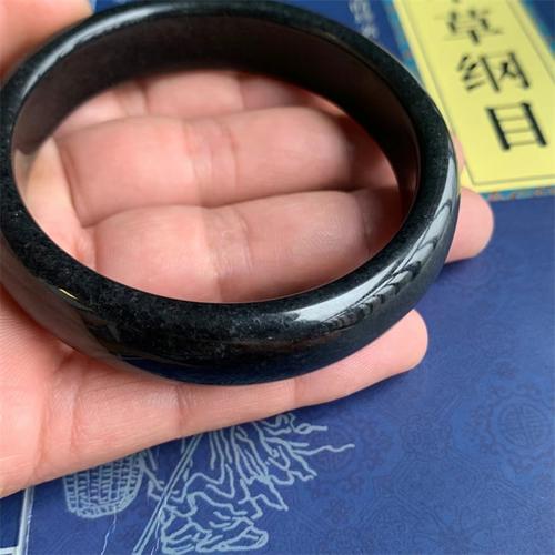 新疆和田玉墨玉手镯圈口585mm美人玉镯女款浓墨色玉石玉镯首饰