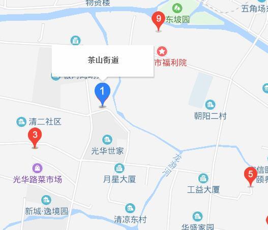 东至采菱河,与雕庄街道隔水相望,南至新运河,与武进区湖塘镇相接,西至