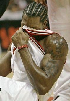 你敢秀一下你的肌肉吗?