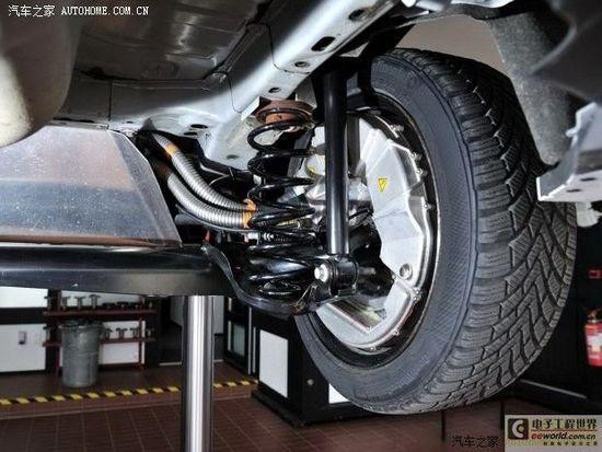 『这辆电动嘉年华的动力来自后轮的轮毂电机,是名符其实的"后驱车"』