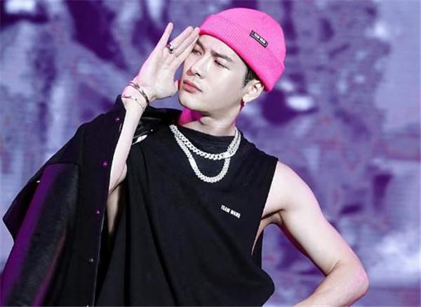 澎湃72小时音乐节:王嘉尔8首歌曲大串烧,全程高能输出,燃炸全场