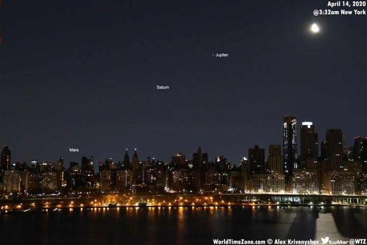 the last quarter moon before dawn on tuesday over new york city