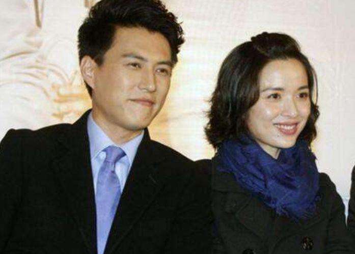 原创44岁靳东老婆曝光, 原来是赫赫有名的她, 难怪看不上江珊母女