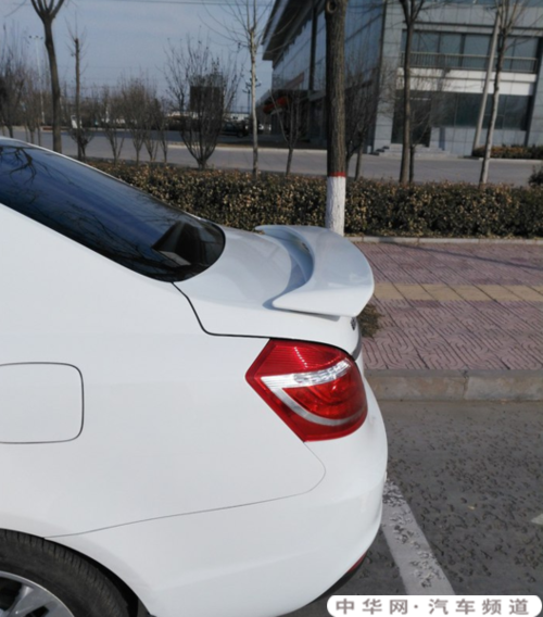 吉利新帝豪改装尾翼,新帝豪尾翼加装效果图