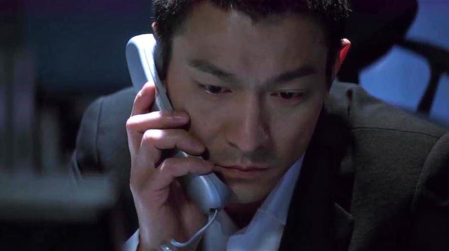 无间道3:刘德华这么晚了还在看监控,这怕是有什么目的吧
