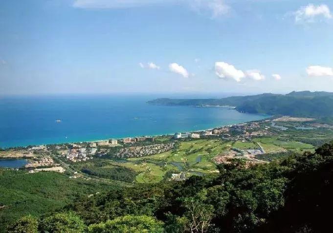  p>龙腾湾跨越海南省乐东县黄流,利国两镇,港湾全长20.