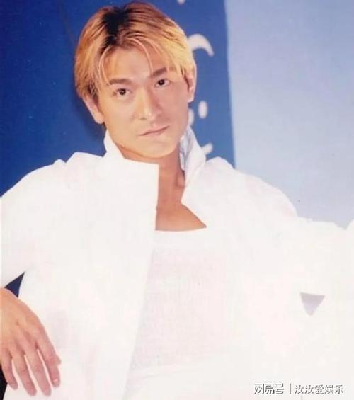 刘德华1999年红馆演唱会成为了经典