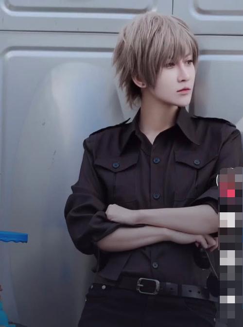 小奶狗已经过气了,小姐姐cos迷晕女粉丝:白起本人!