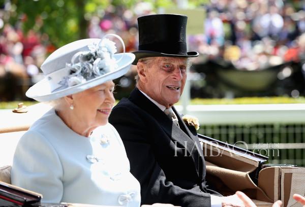 英国女王伊丽莎白二世 (queen elizabeth ii) 与菲利普亲王一同亮相