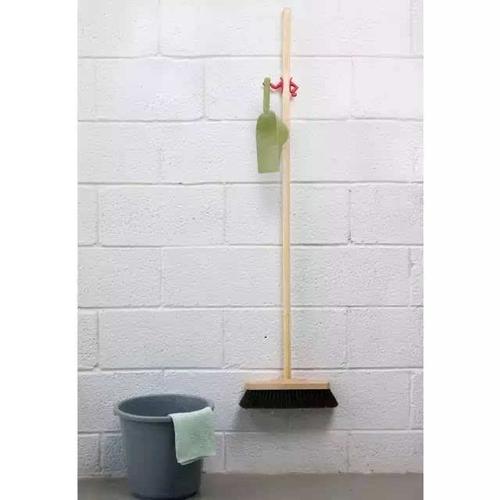 在家不想收拾东西,那就让扫把变成好看的装饰品吧,也许心情好了会想动