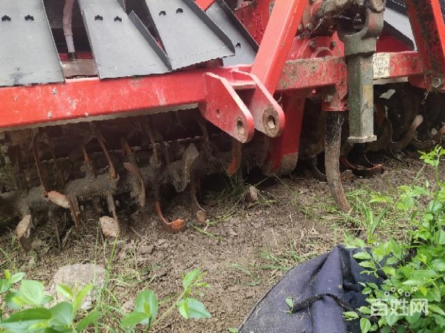 搞定了西安亚奥旋耕机小麦播种机