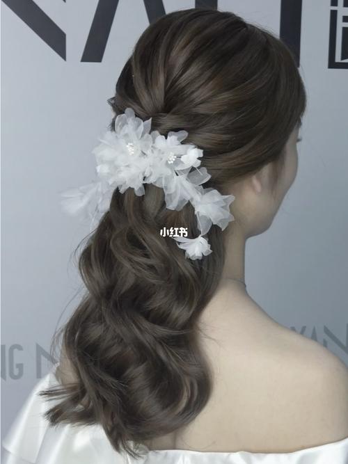 纹理散发新娘造型_新娘造型_新娘发型_旅拍_婚嫁_婚礼